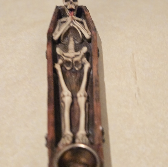 Skull in coffin incense burner - Picture 4 of 6